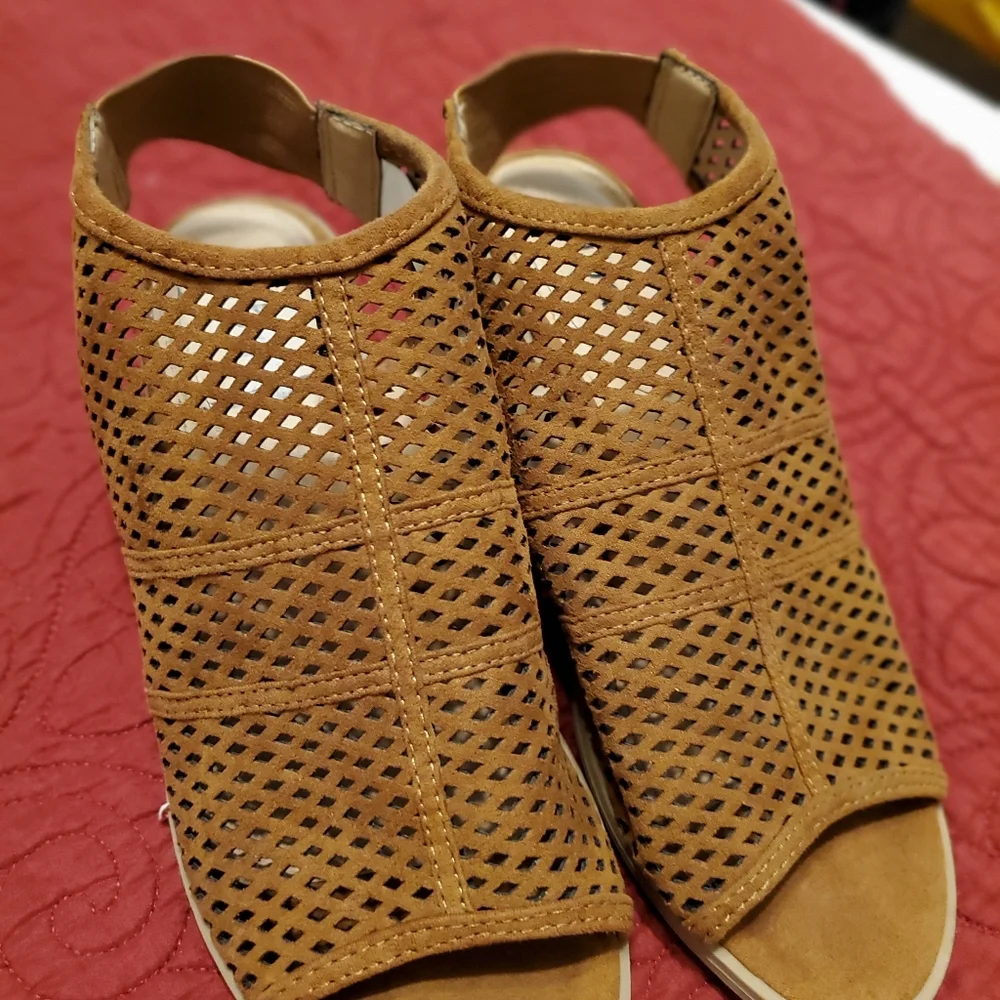 Diba Beige Slid on Heels - Picture 2 of 5